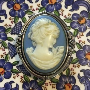 Vintage Estee Lauder Cameo Compact